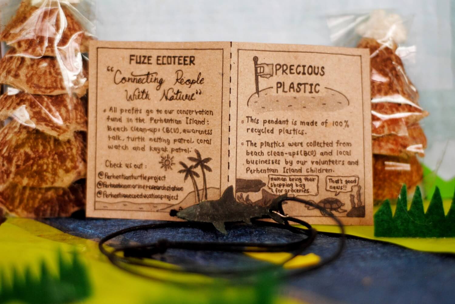 Shark necklace precious plastic recycled plastic